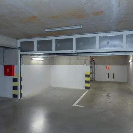 Vucak Apartman *